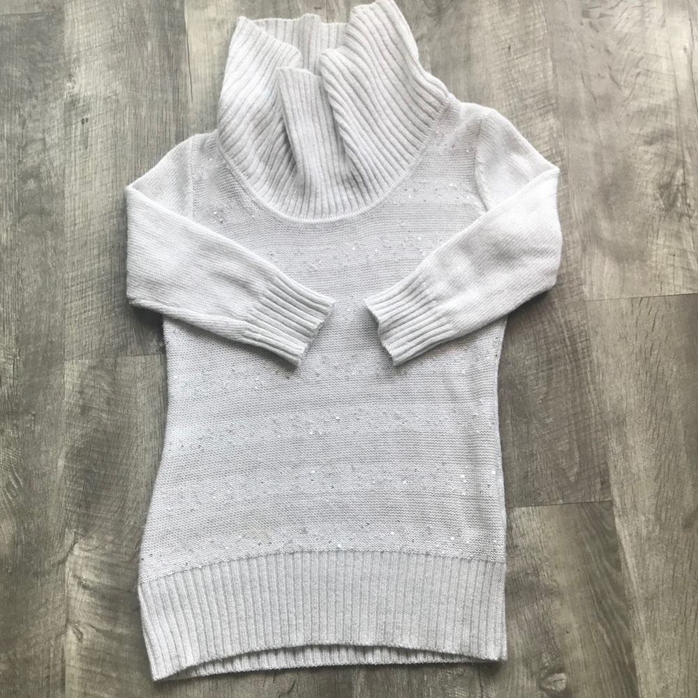 5/$25 iZ Women’s L White Glittery Sweater Dress